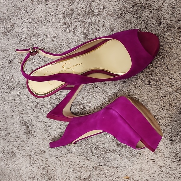 Shoe - Picture 2 of 3